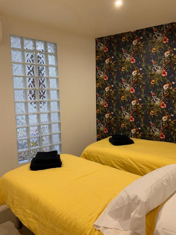 Hostal Casa Michaels Mora d'Ebre Extérieur photo